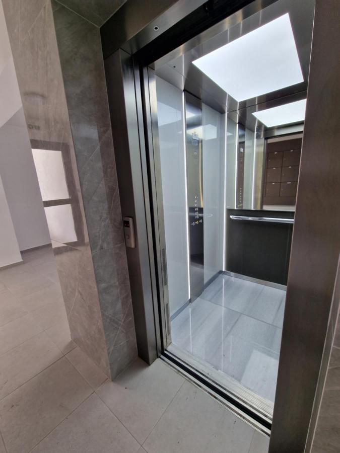 Apartment Carisa Deluxe With Jacuzzi Larnaca
