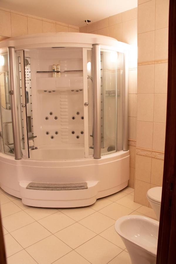 Luxury Apartment, Near Pinikoudes Apartment