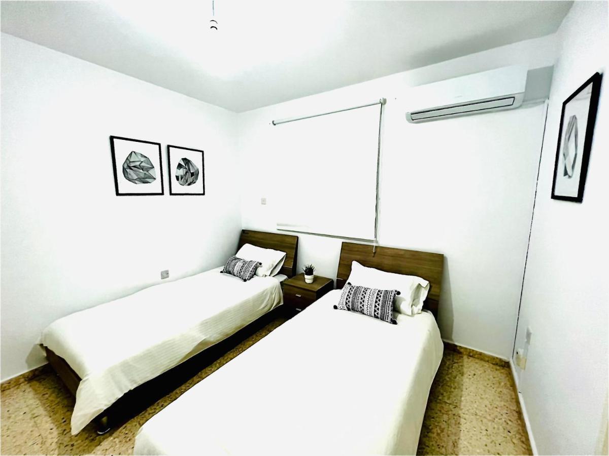Farah Pervolia Apartment *