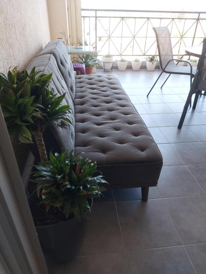 Private In Shared Near Airport - 24 Hour Shuttle Service Homestay *