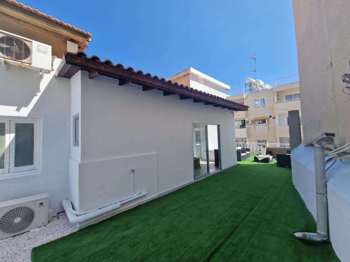 Town Center Garden Apartment *