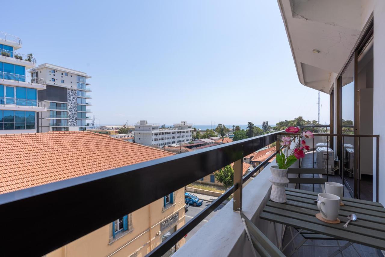 Burst W/ Balcony In * Larnaca