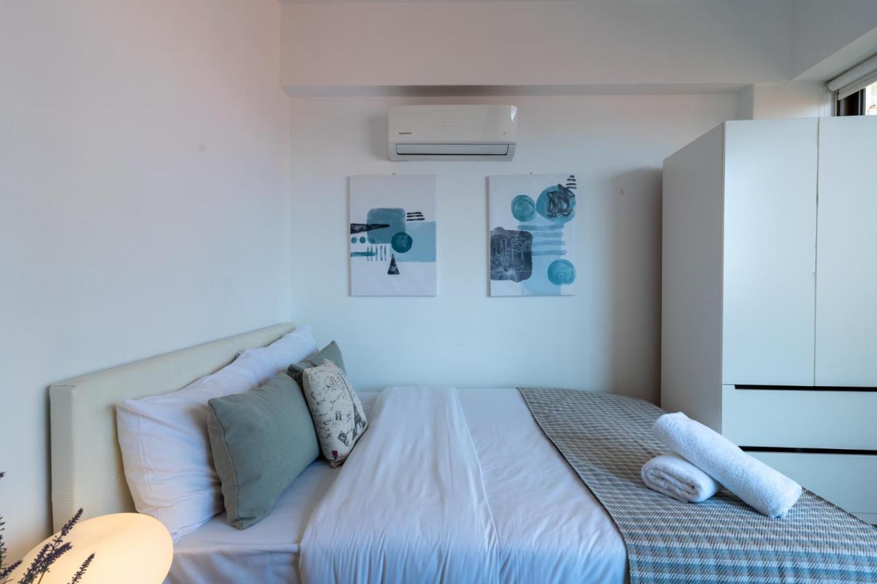 Căn hộ Burst W/ Balcony In *