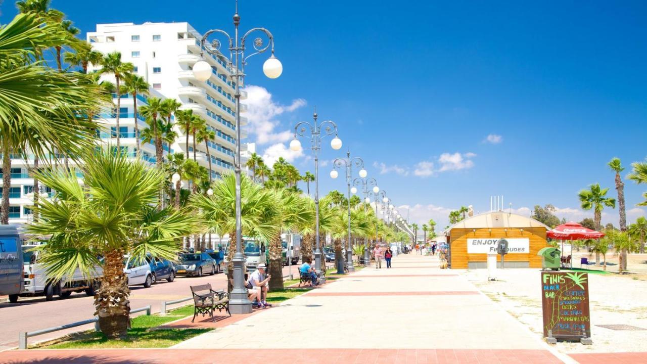 Finikoudes 3 Bedroom Seaview Flat Larnaca