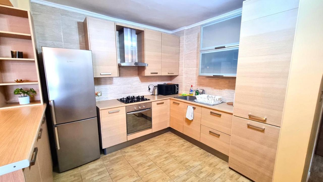 Salt Lake Serenity 2br With Netflix Apartment Larnaca