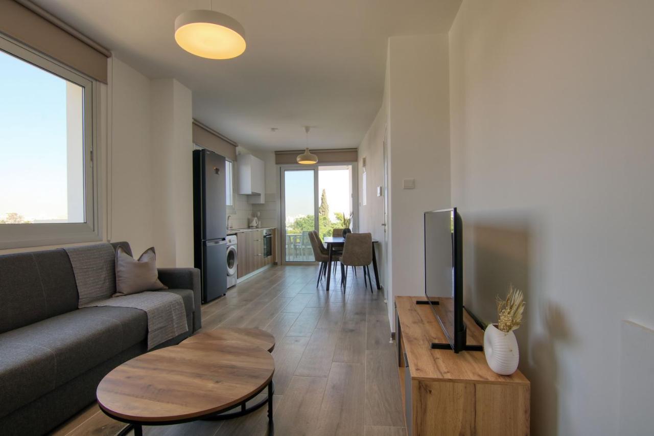 Phaedrus Living Coral Aquatic Larnaca