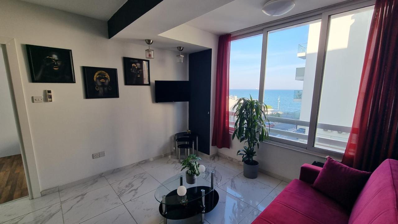 Stylish W/ Sea View + Pool + 200mbit