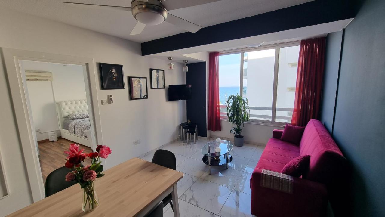 Stylish W/ Sea View + Pool + 200mbit * Lárnaca