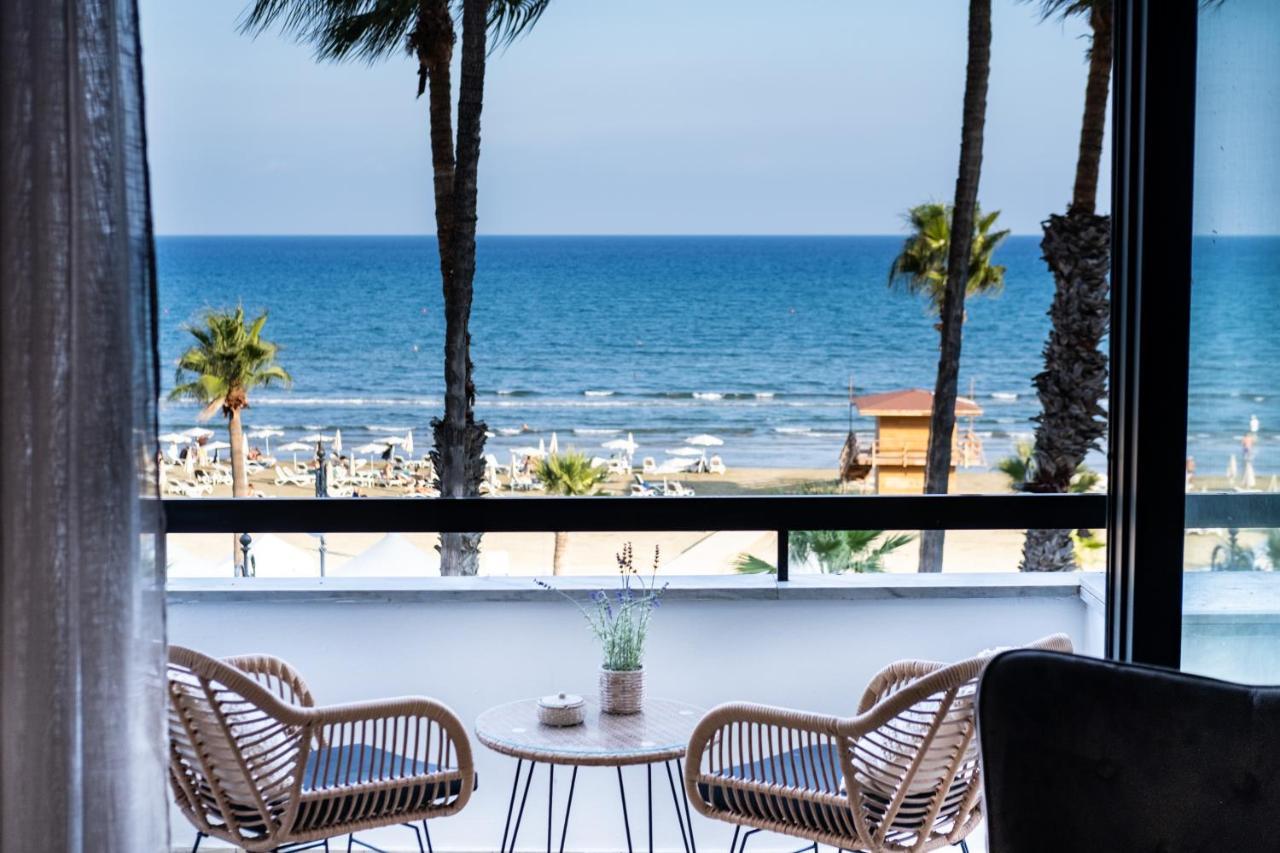 Quattro Beachfront Sea View Ap 206 * Larnaka