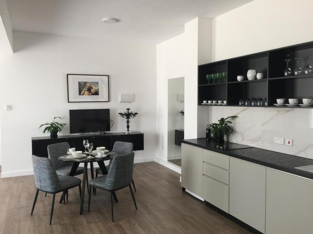 Apartment A.v