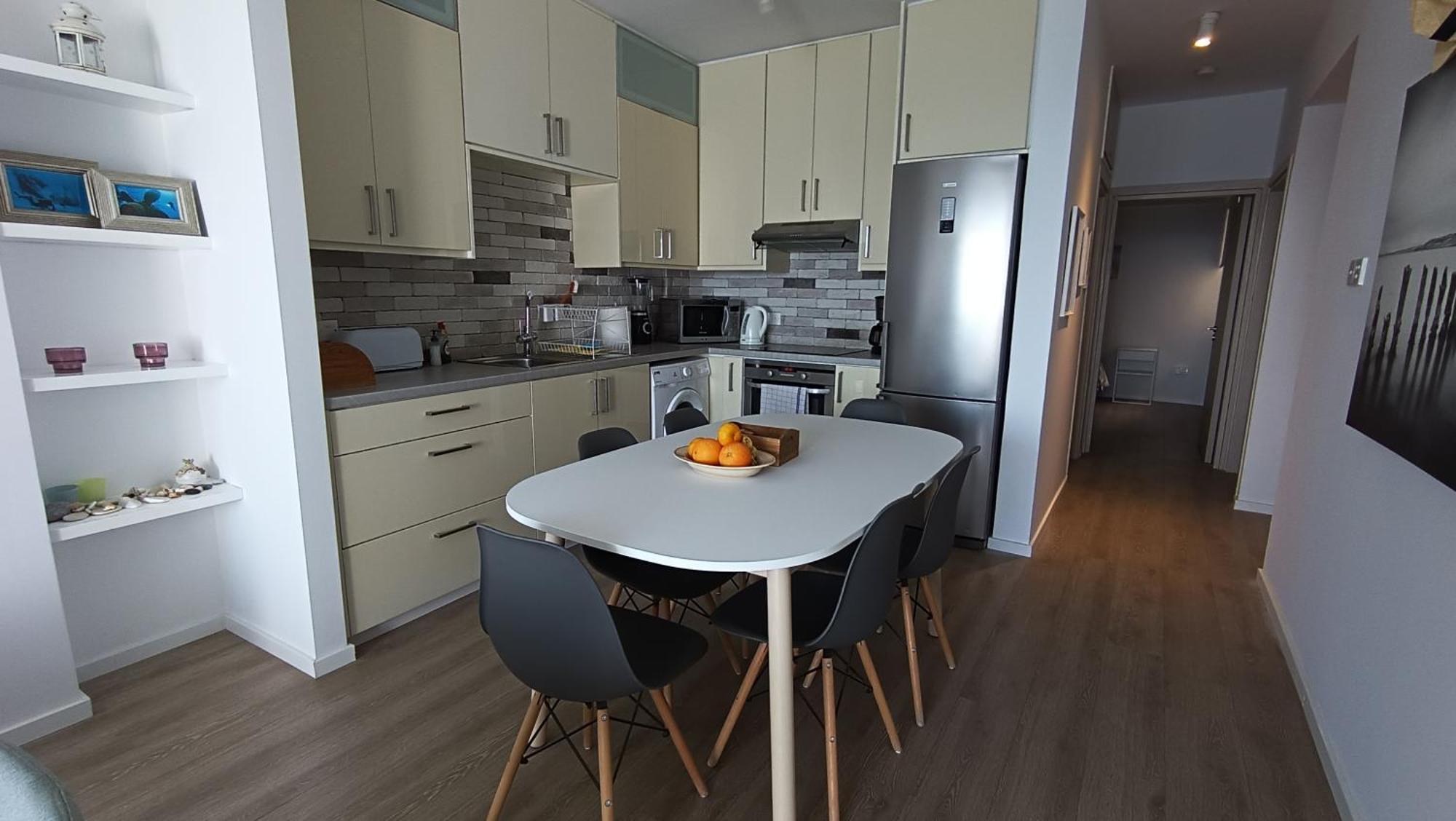 Sunorama Waterfront Apartment *