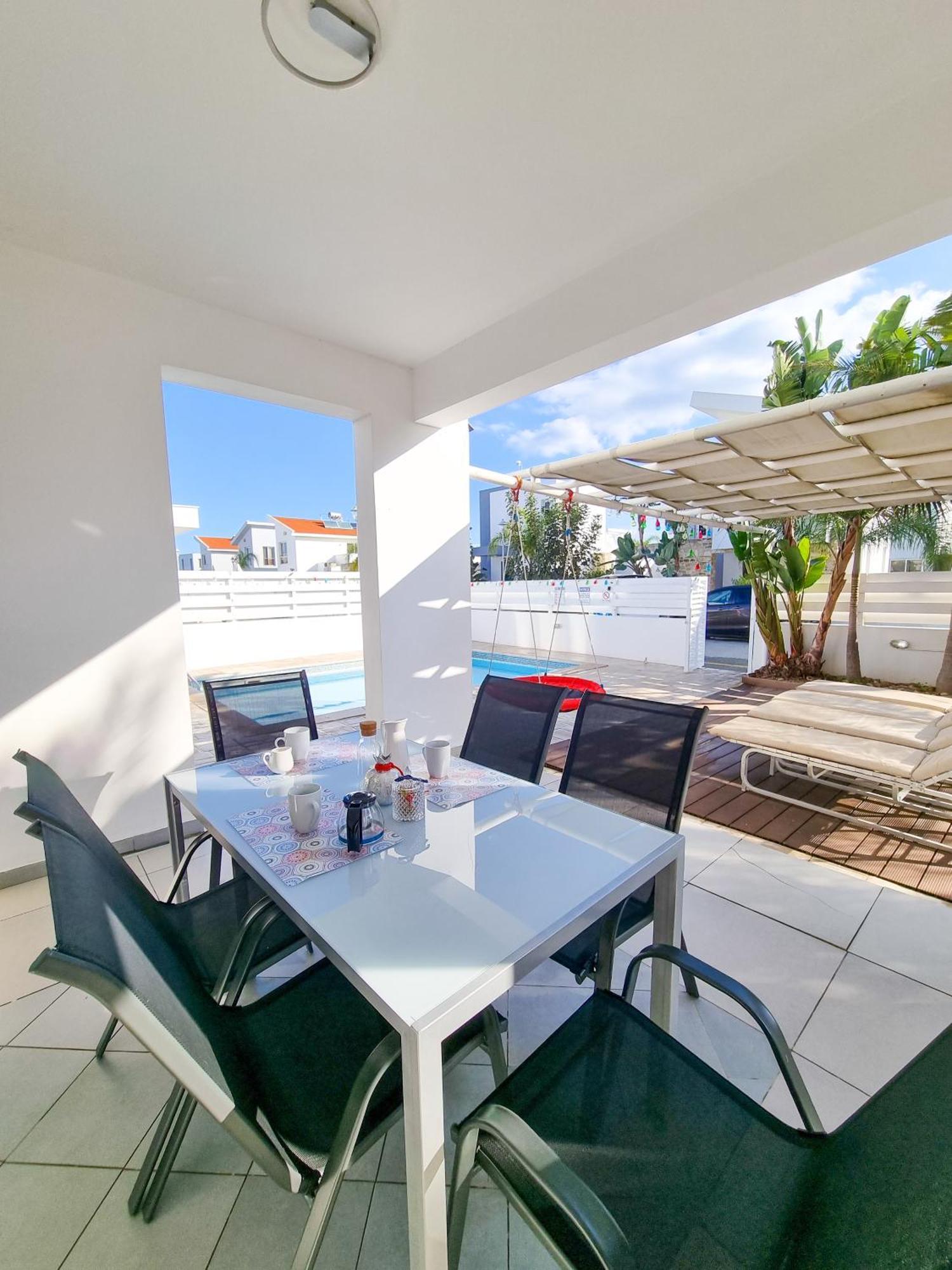 Villa With Private Pool And Bbq Larnaca