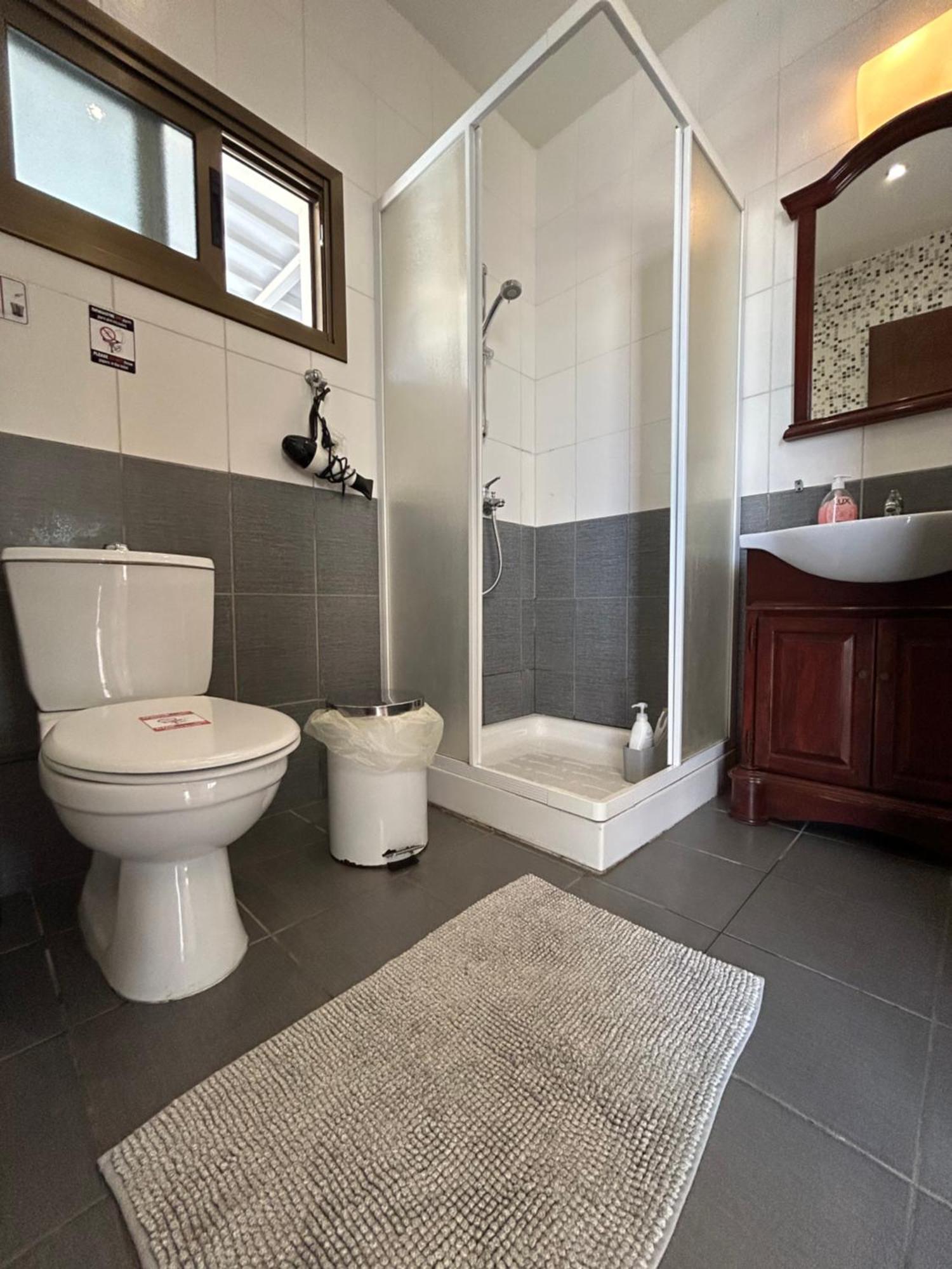 Extremely Comfy With Spacious Private Terrace 10min Walk To The & In Town Larnaca