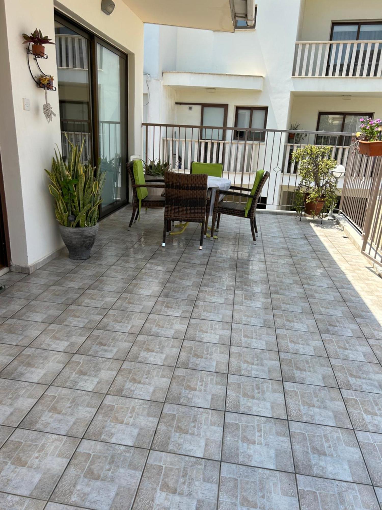Extremely Comfy With Spacious Private Terrace 10min Walk To The & In Town Larnaca