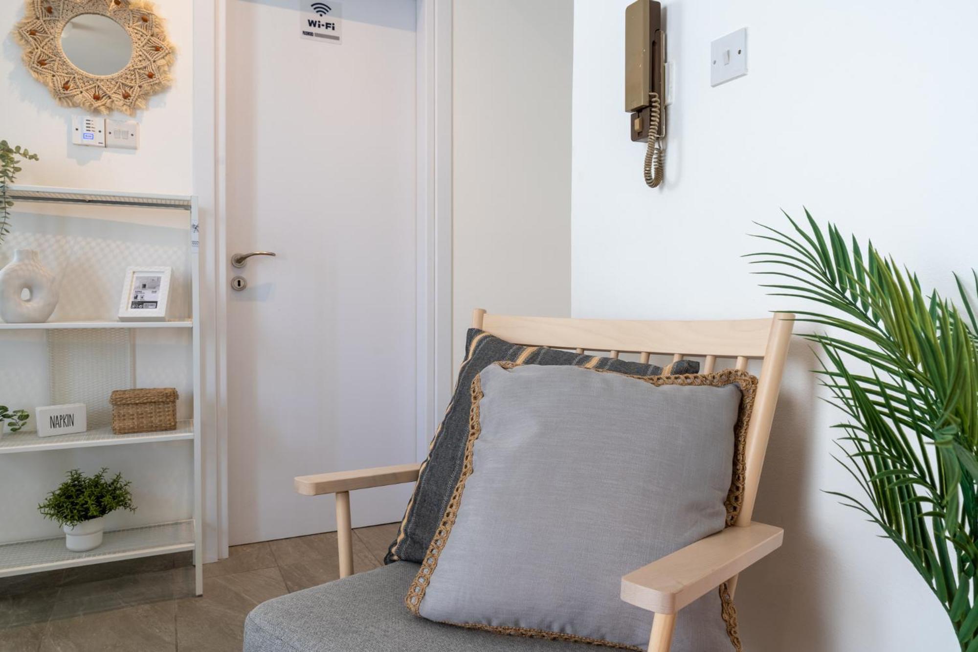 Orchid's Cozy In Larnaca