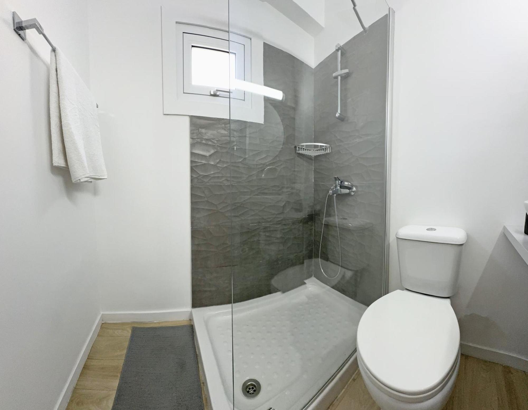 Palmbeach Finikoudes - 1min To Apartment Larnaca