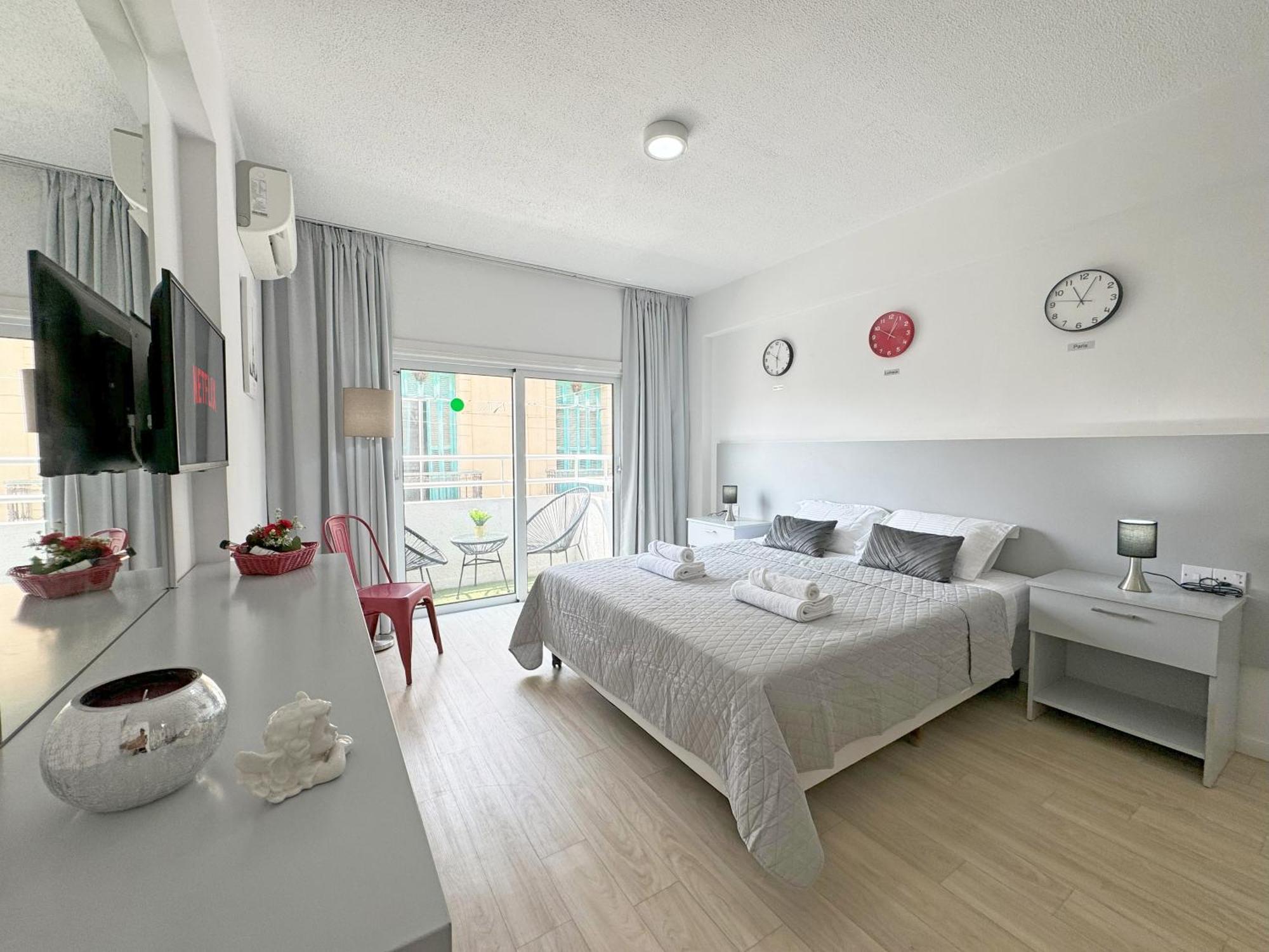 Apartment Palmbeach Finikoudes - 1min To