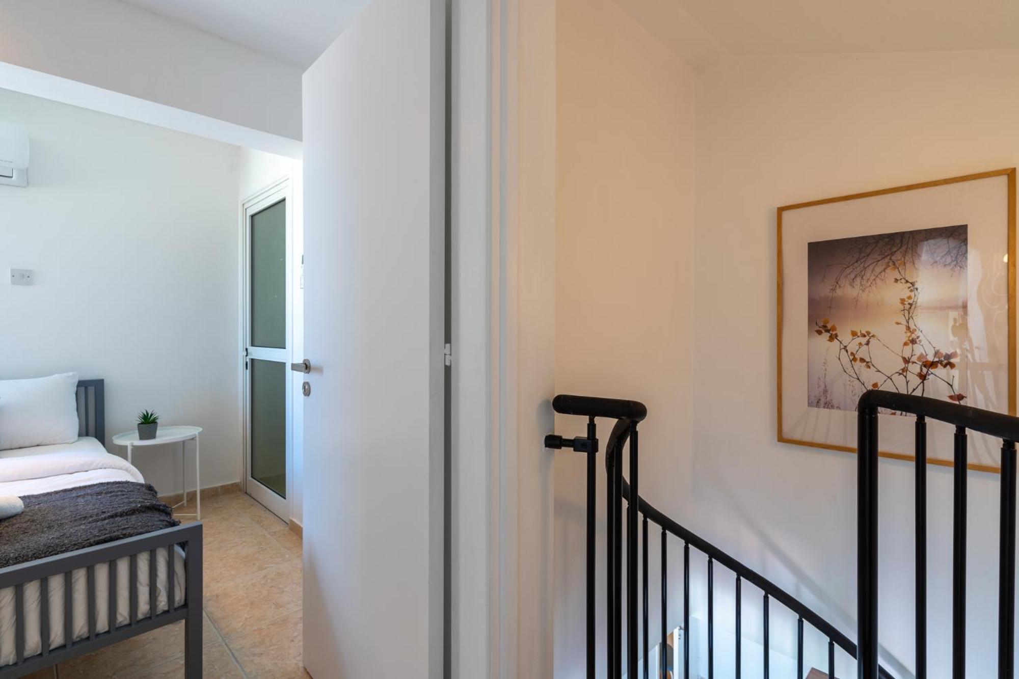 Chloris 3- Bedroom W/pool In