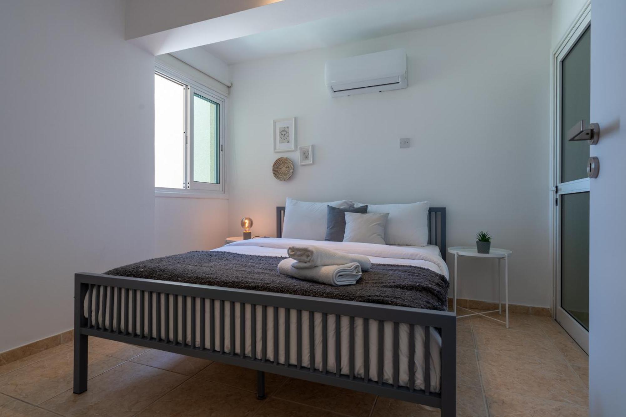 Chloris 3- Bedroom W/pool In Larnaca