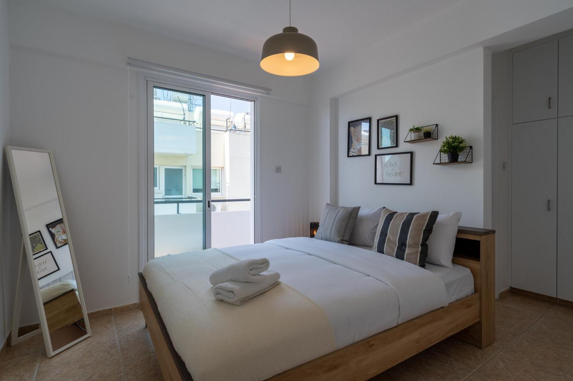 Chloris 3- Bedroom W/pool In Larnaca
