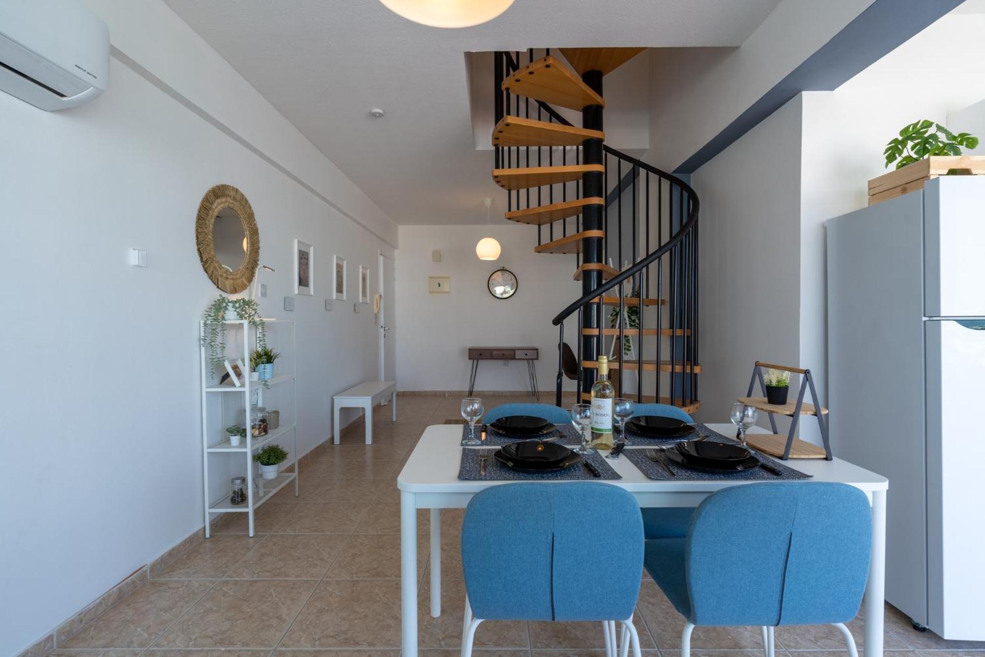 Chloris 3- Bedroom W/pool In Larnaca