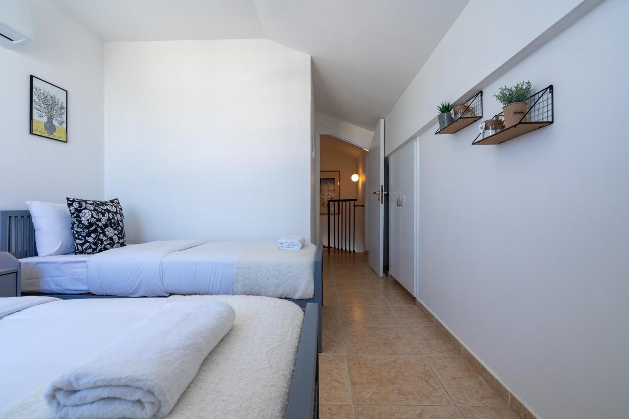 Apartment Chloris 3- Bedroom W/pool In *