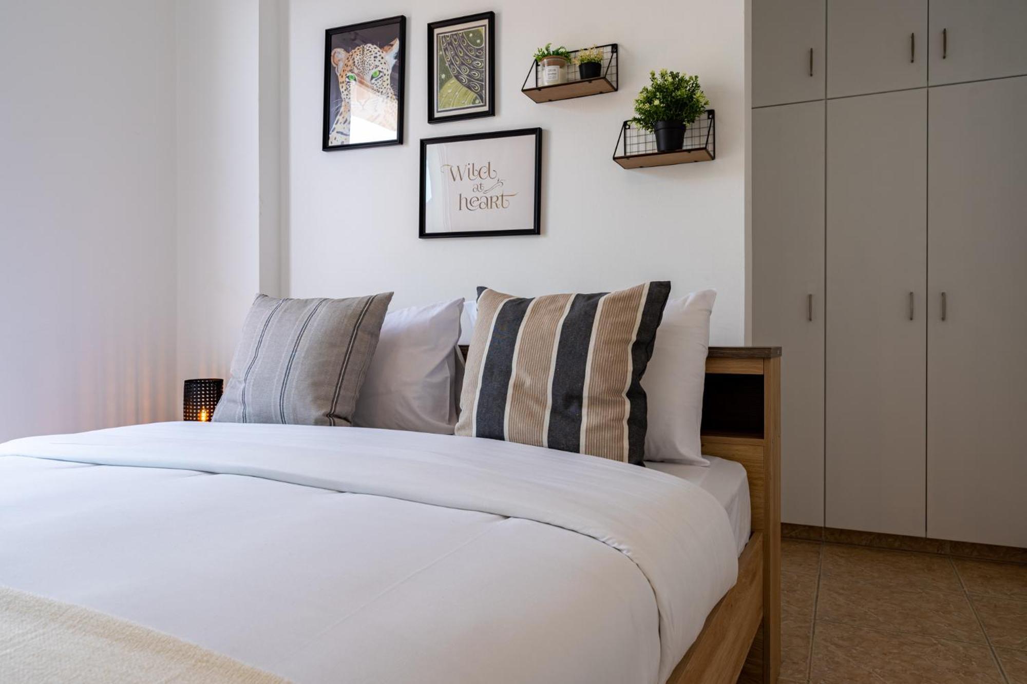 Apartment Chloris 3- Bedroom W/pool In Larnaca