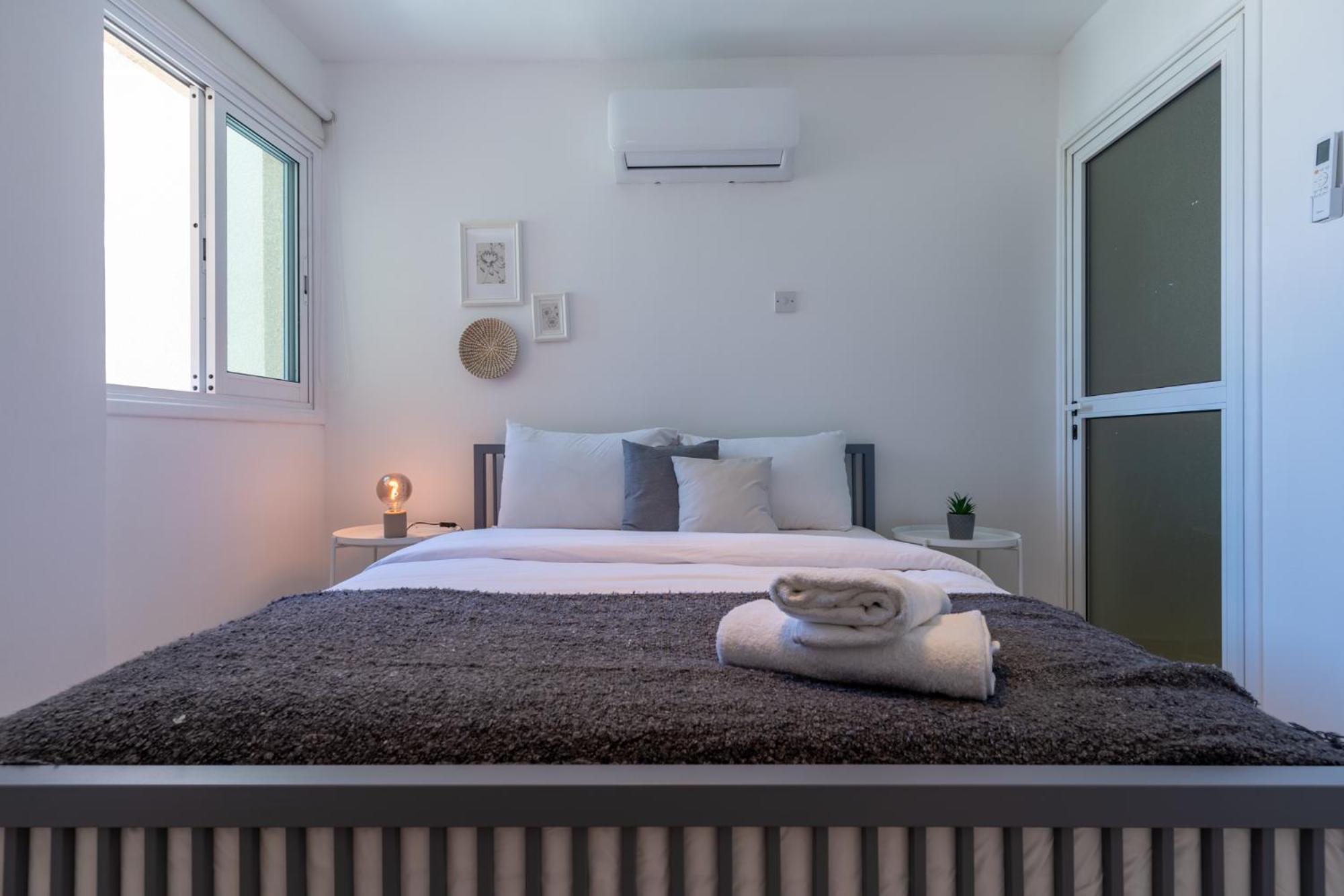 Chloris 3- Bedroom W/pool In Larnaca