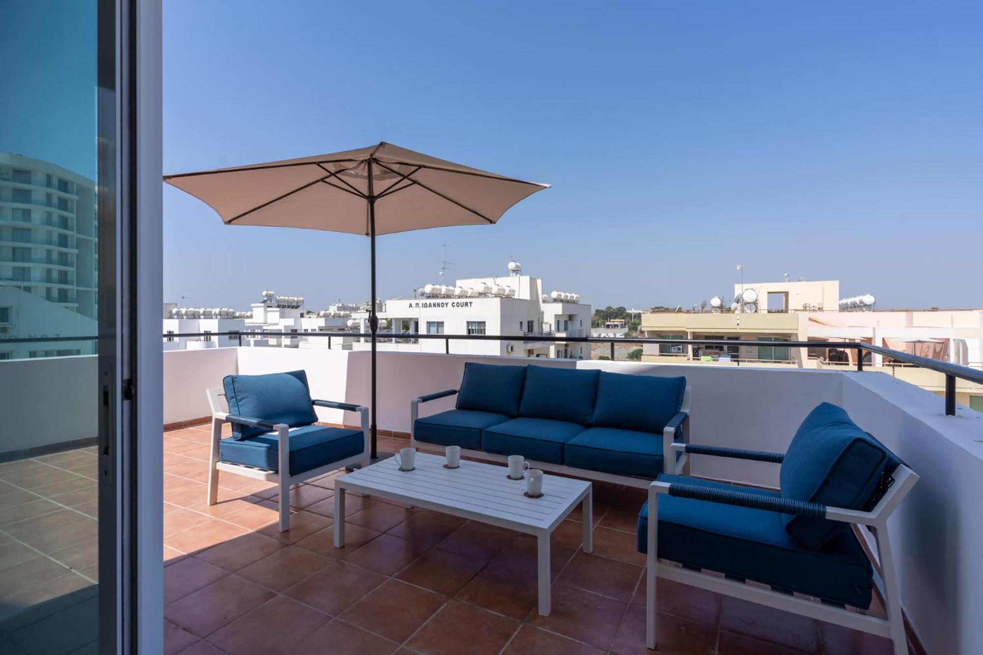 Chloris 3- Bedroom W/pool In Larnaca