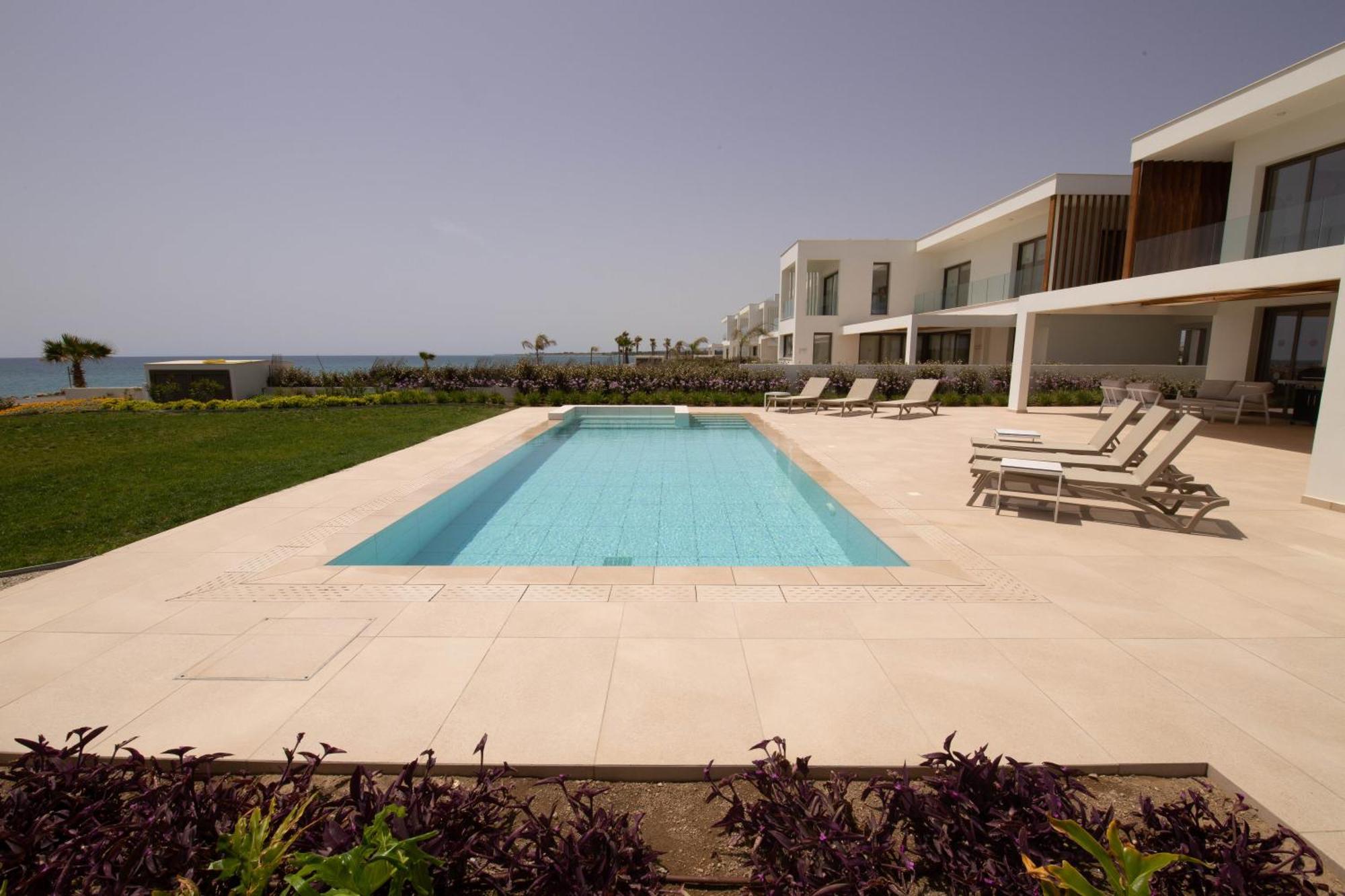 Phaedrus Living Serenity Waves No 5 Villa *