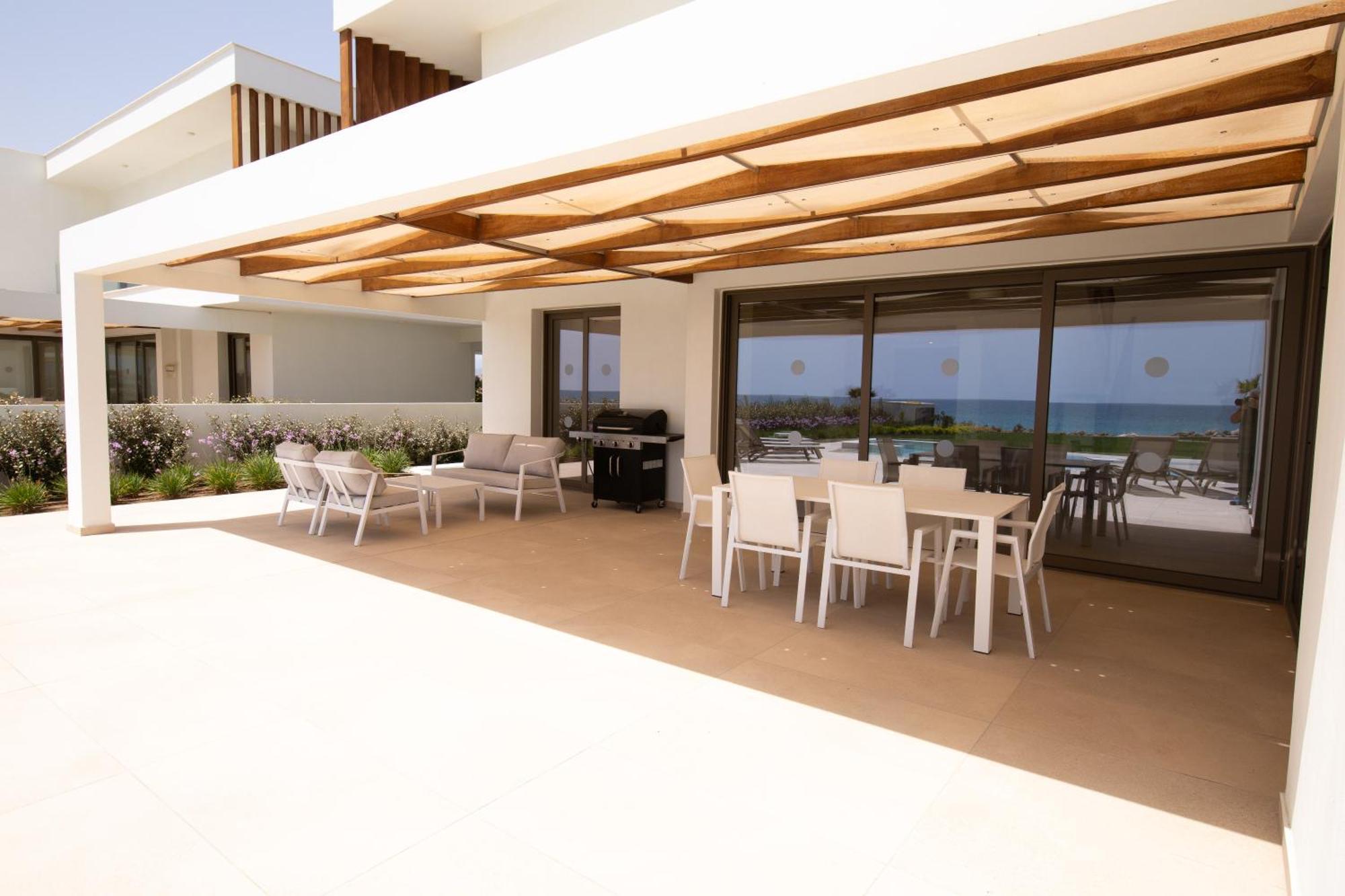 Phaedrus Living Serenity Waves No 5 Villa *