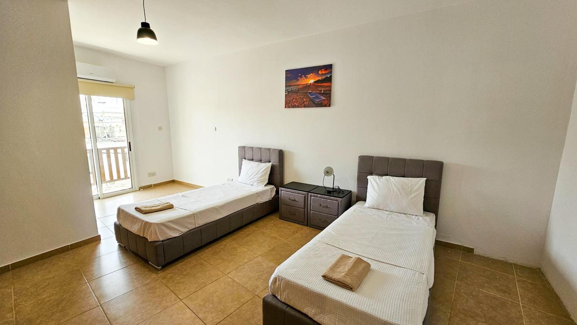 Sky Line Apartment, 150m From Chabad Lubavitch * Larnaca
