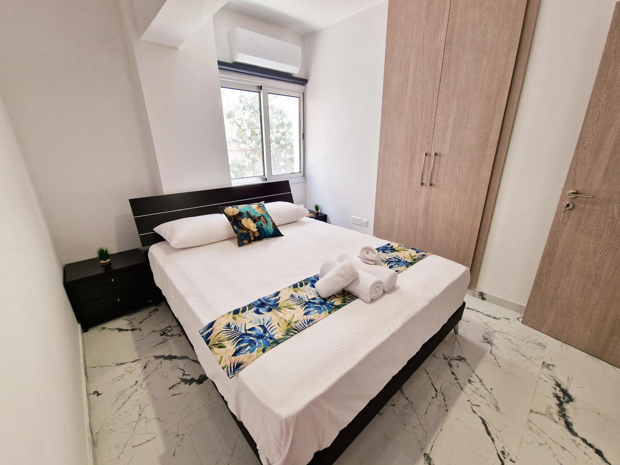 Apartment Parrots Paradise 100m From Finikoudes Beachfront *