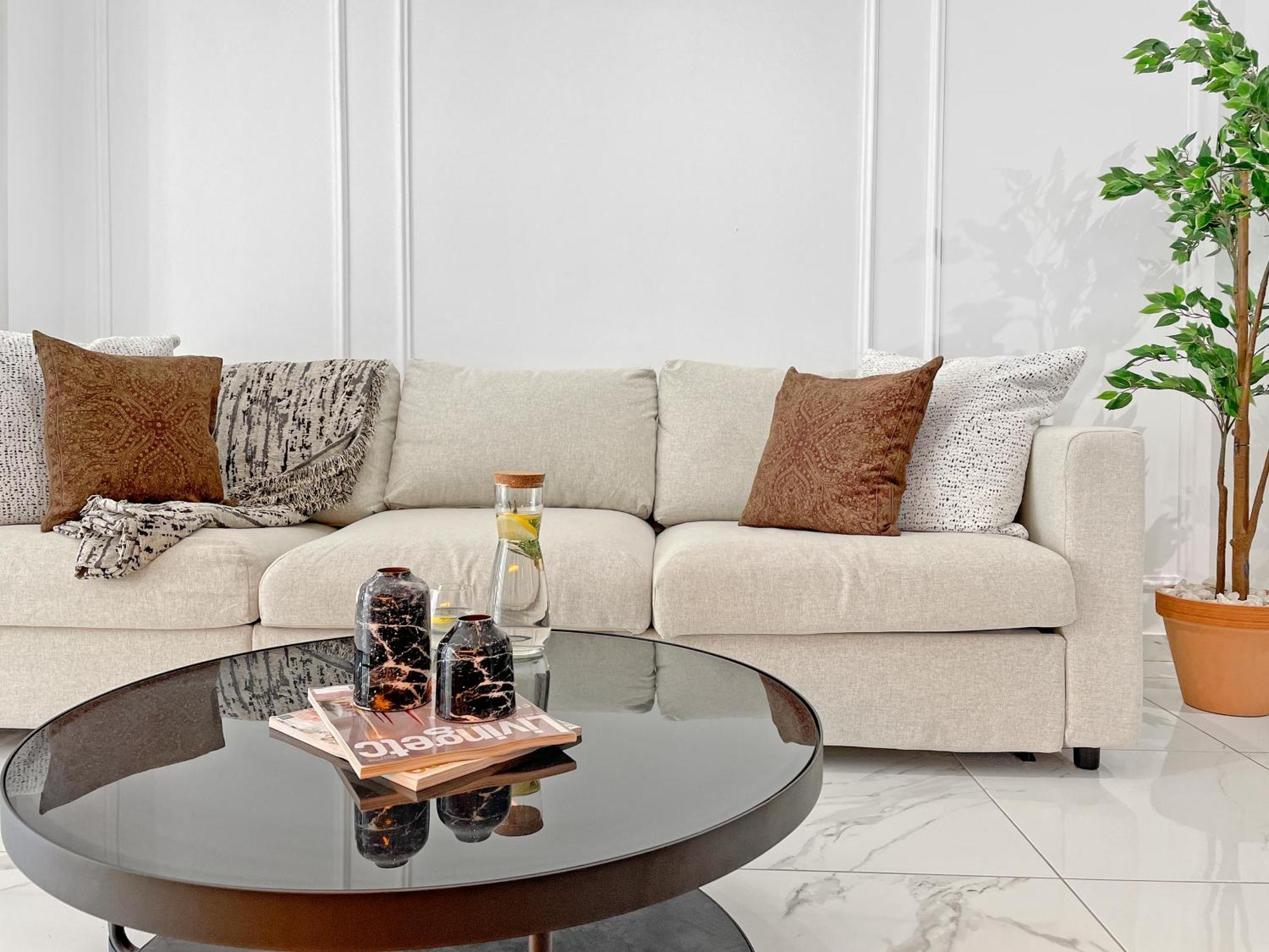 The Encino - Luxury Seaside Apartment Larnaca