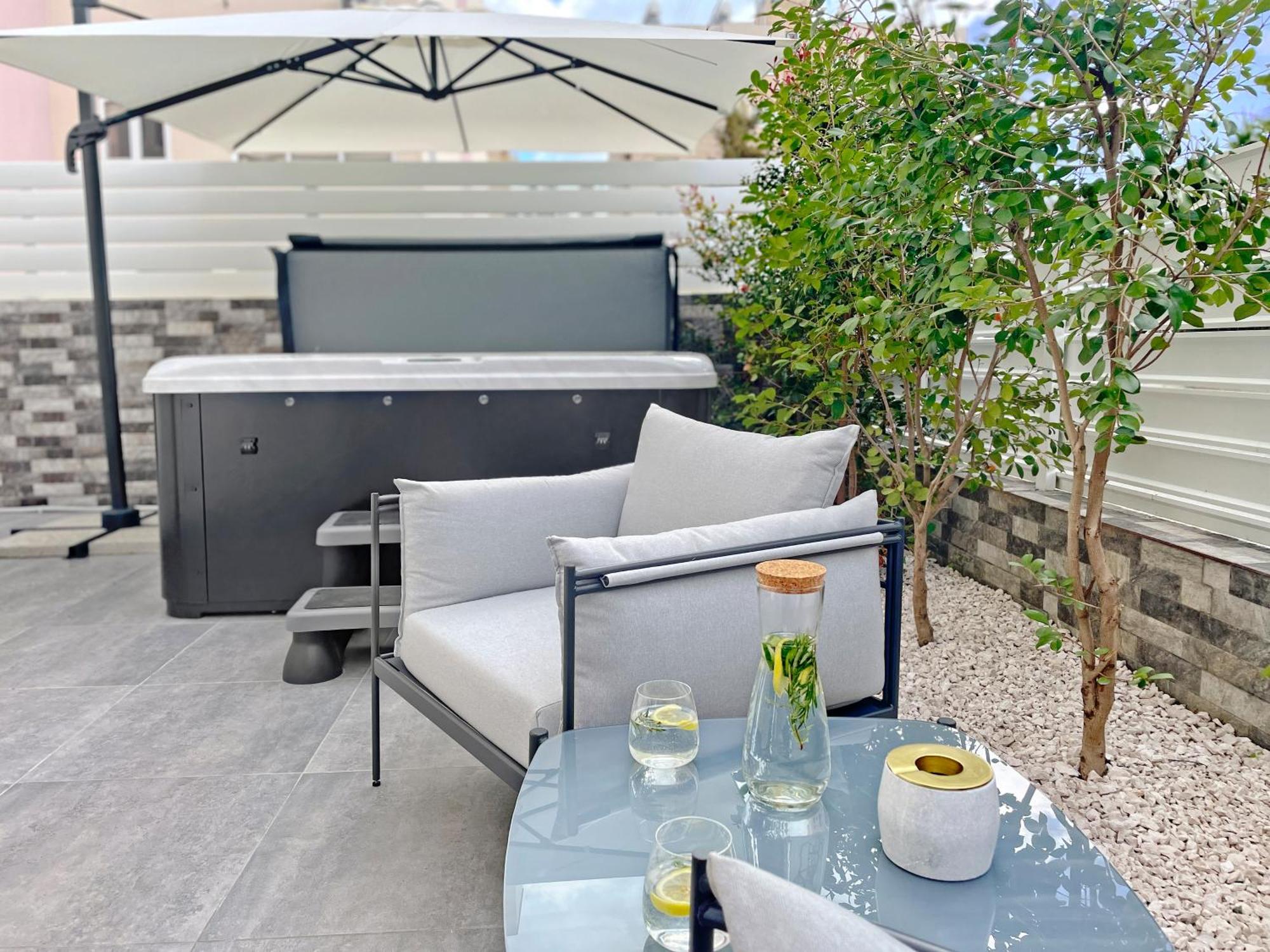 The Encino - Luxury Seaside Apartment Larnaca
