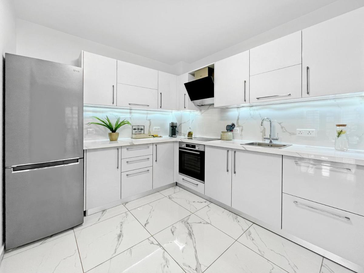 The Encino - Luxury Seaside Apartment *