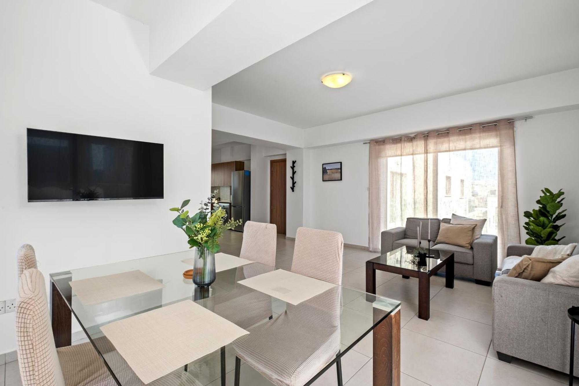 Downtown 2 Bedroom Penthouse Apartment