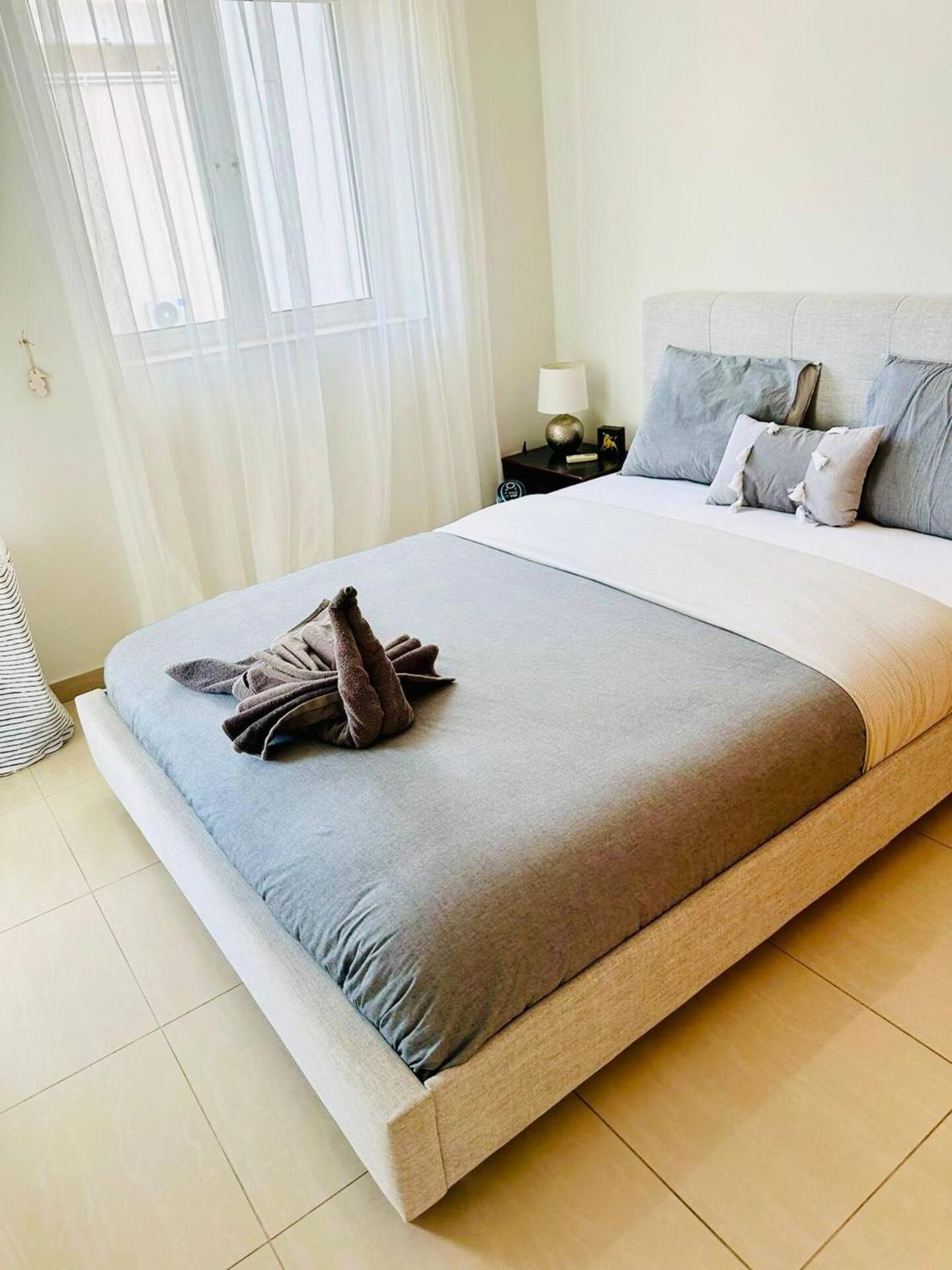 Superb Seaview Flat, Prime Area * Larnaca