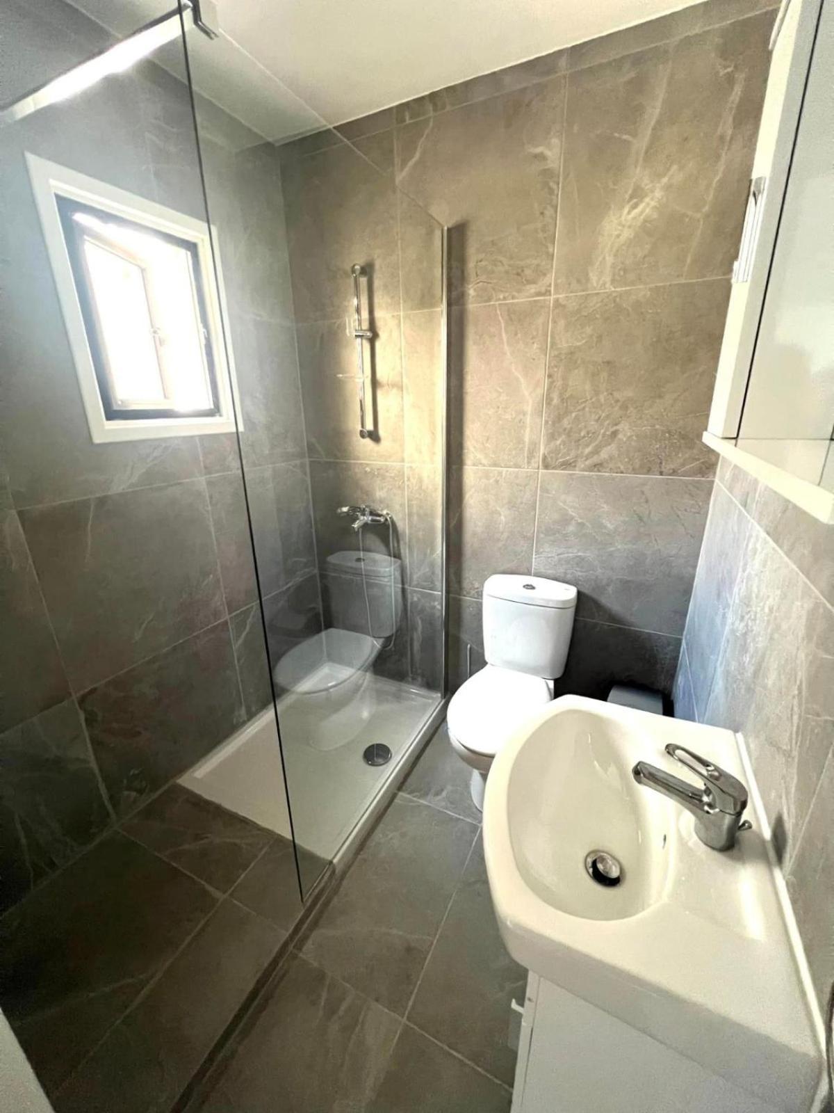 Easybook Cy 205 Apartment *