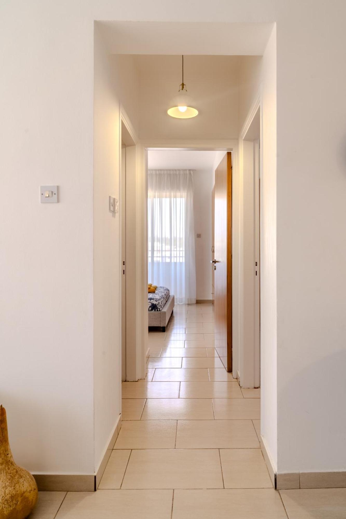 Athina Mackenzie 2 Bedroom Flat With Pool Apartment *