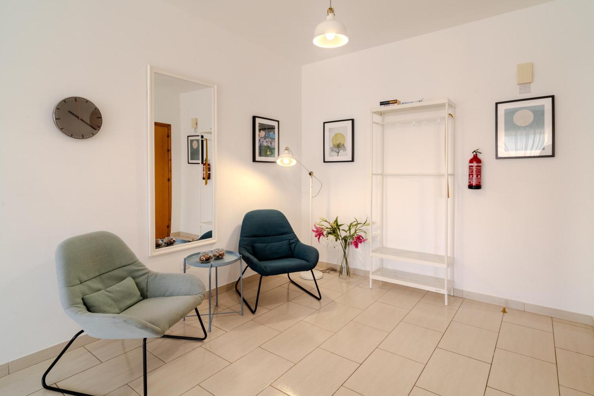 Athina Mackenzie 2 Bedroom Flat With Pool Larnaca