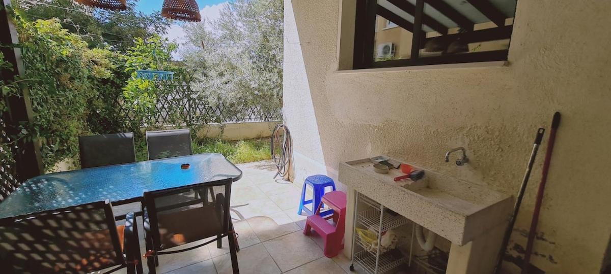 Garden Apartment *