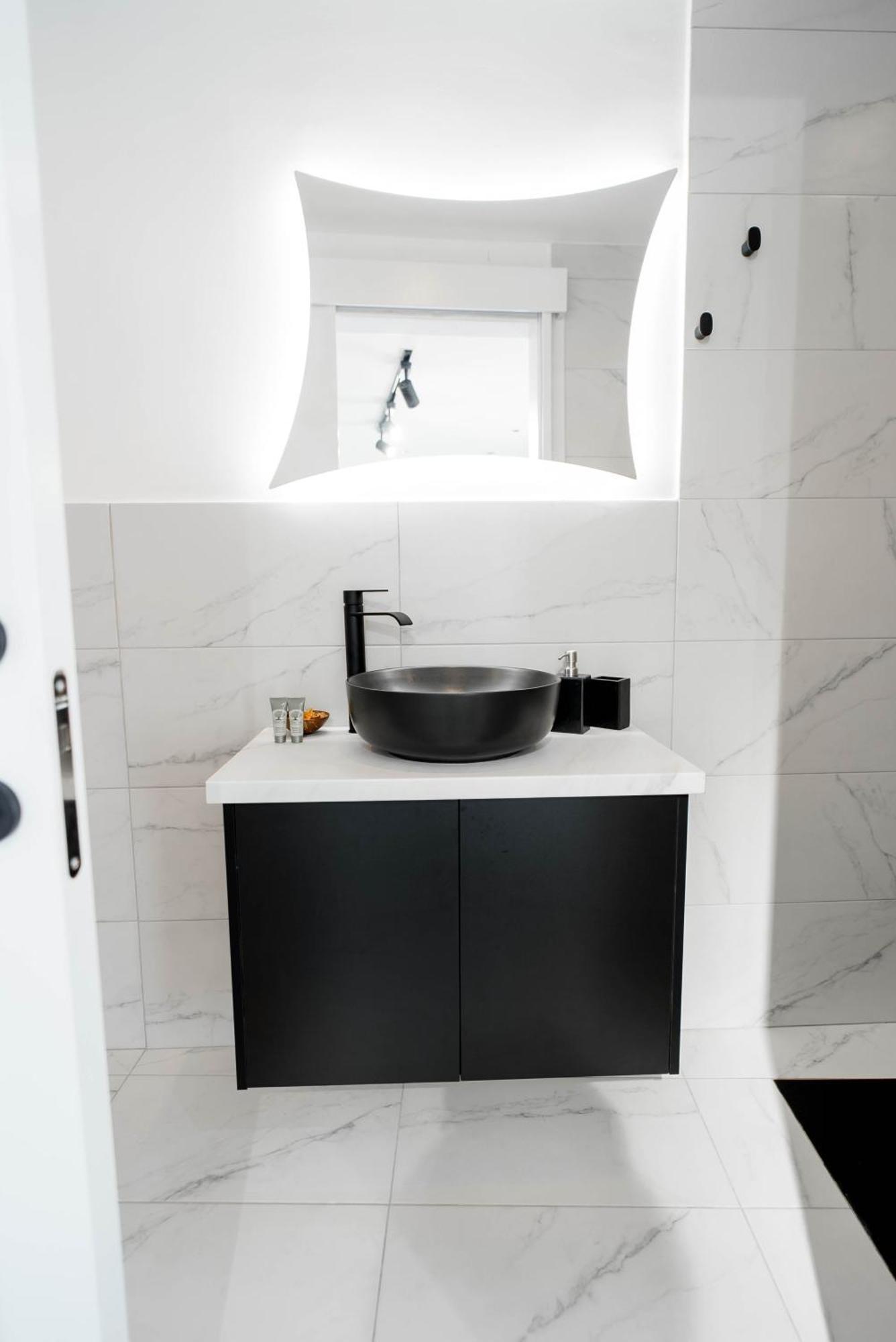 Kition Jacuzzi In Finikoudes * Larnaca