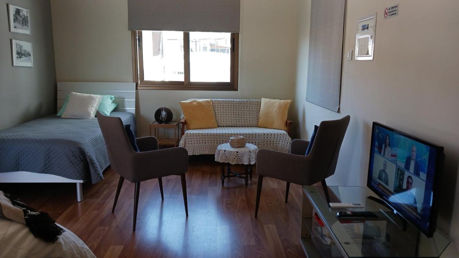 Nhà nghỉ Extremely Comfy With Spacious Private Terrace 10min Walk To The & In Town