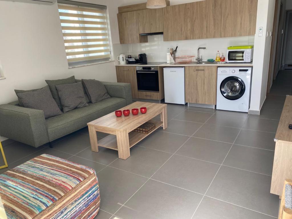 Top Floor Luxury 1bedroom With Sea View In Center Apartment