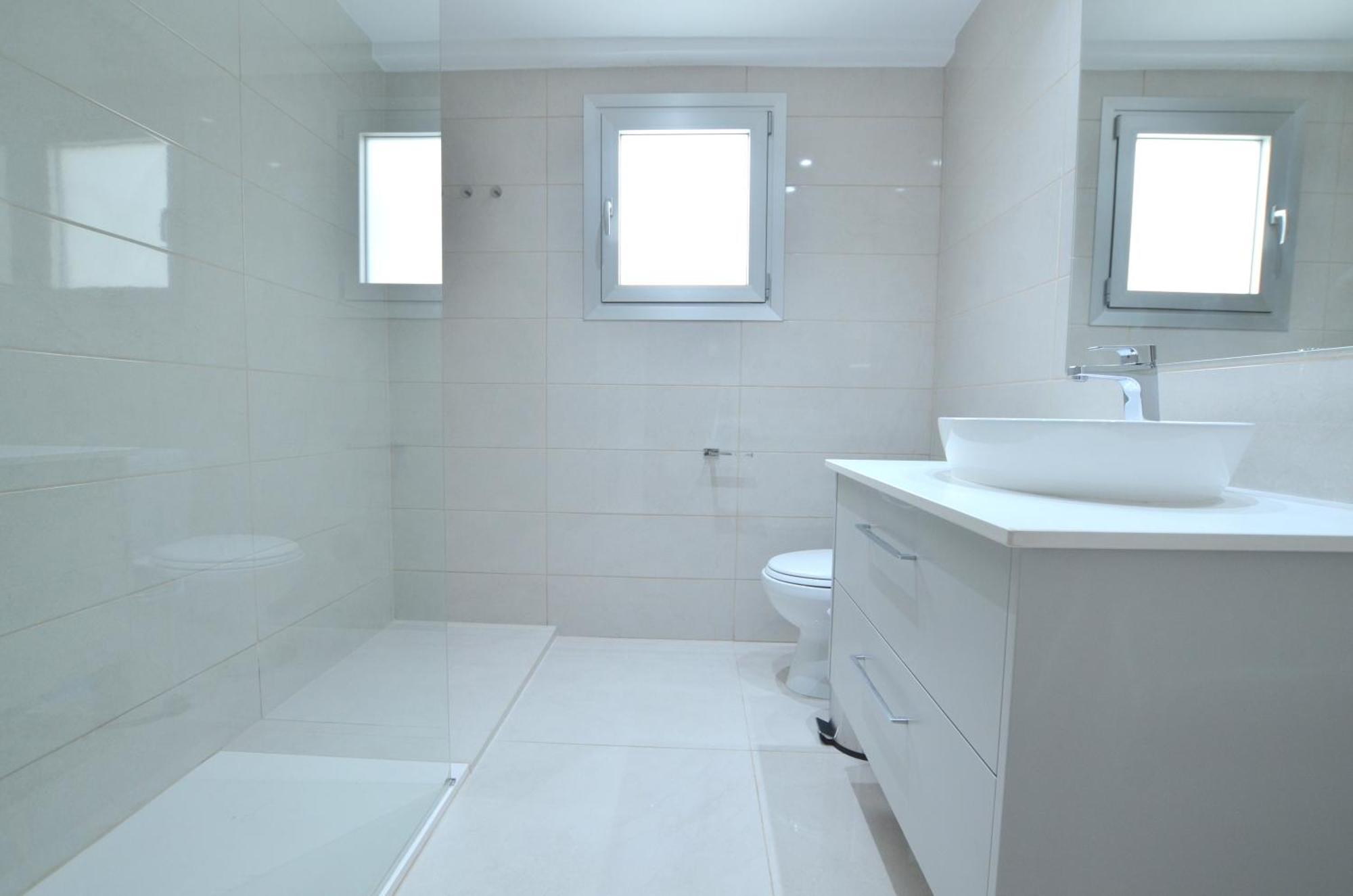 Finikoudes 3 Bedroom Seaview Flat Apartment Larnaca