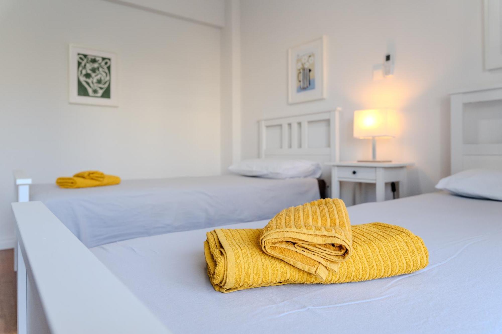 Finikoudes 3 Bedroom Seaview Flat Apartment Larnaca