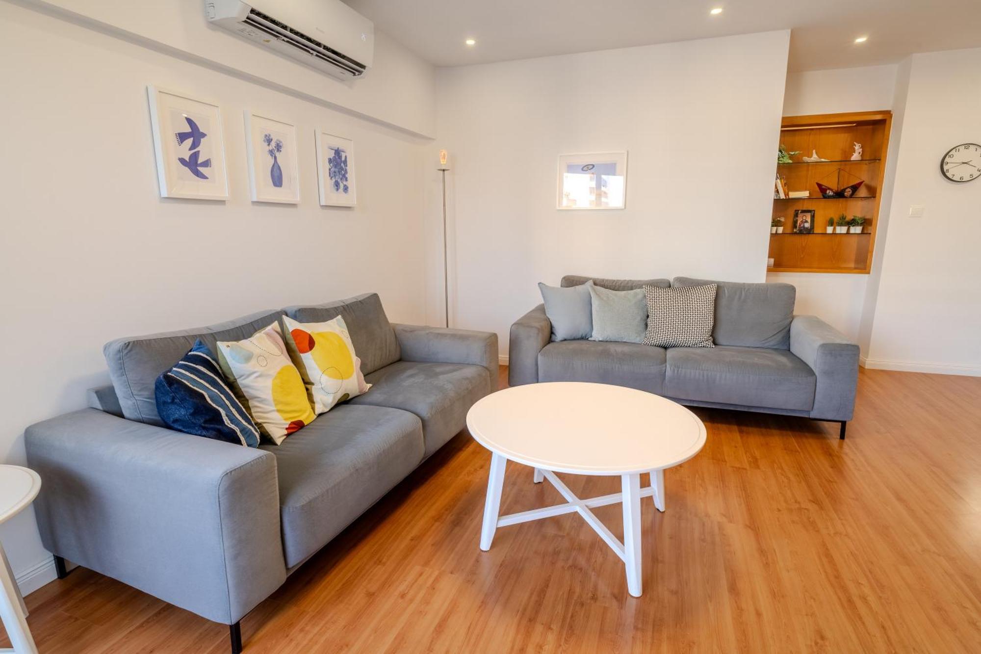 Finikoudes 3 Bedroom Seaview Flat Apartment Larnaca