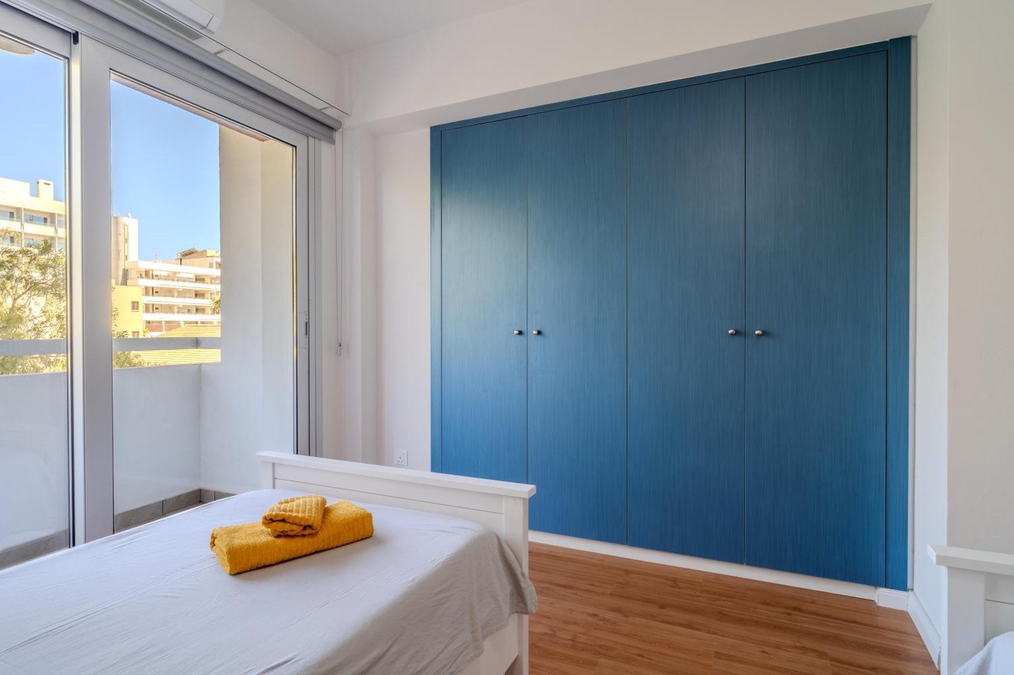 Finikoudes 3 Bedroom Seaview Flat