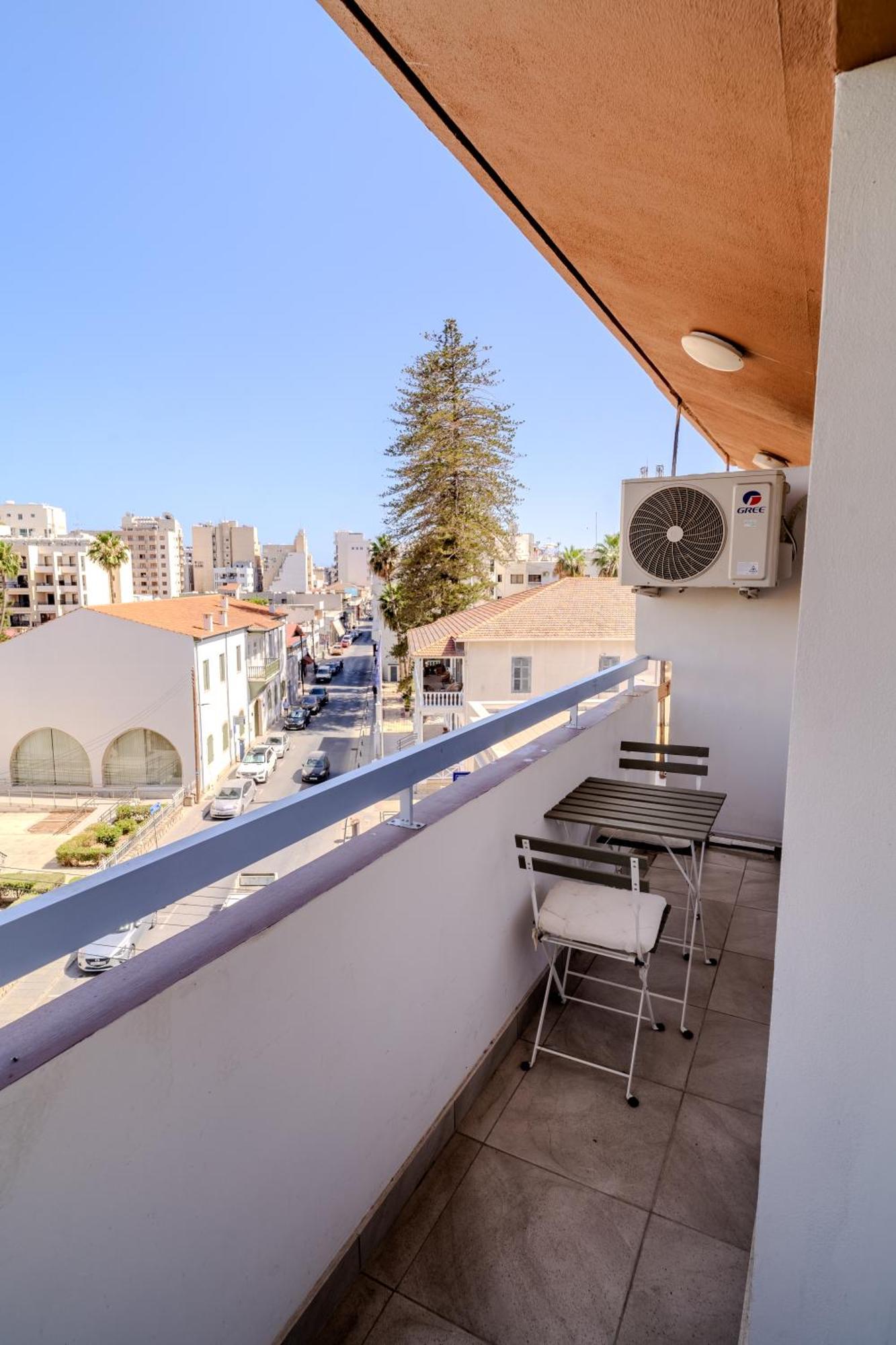 Apartment Finikoudes 3 Bedroom Seaview Flat *